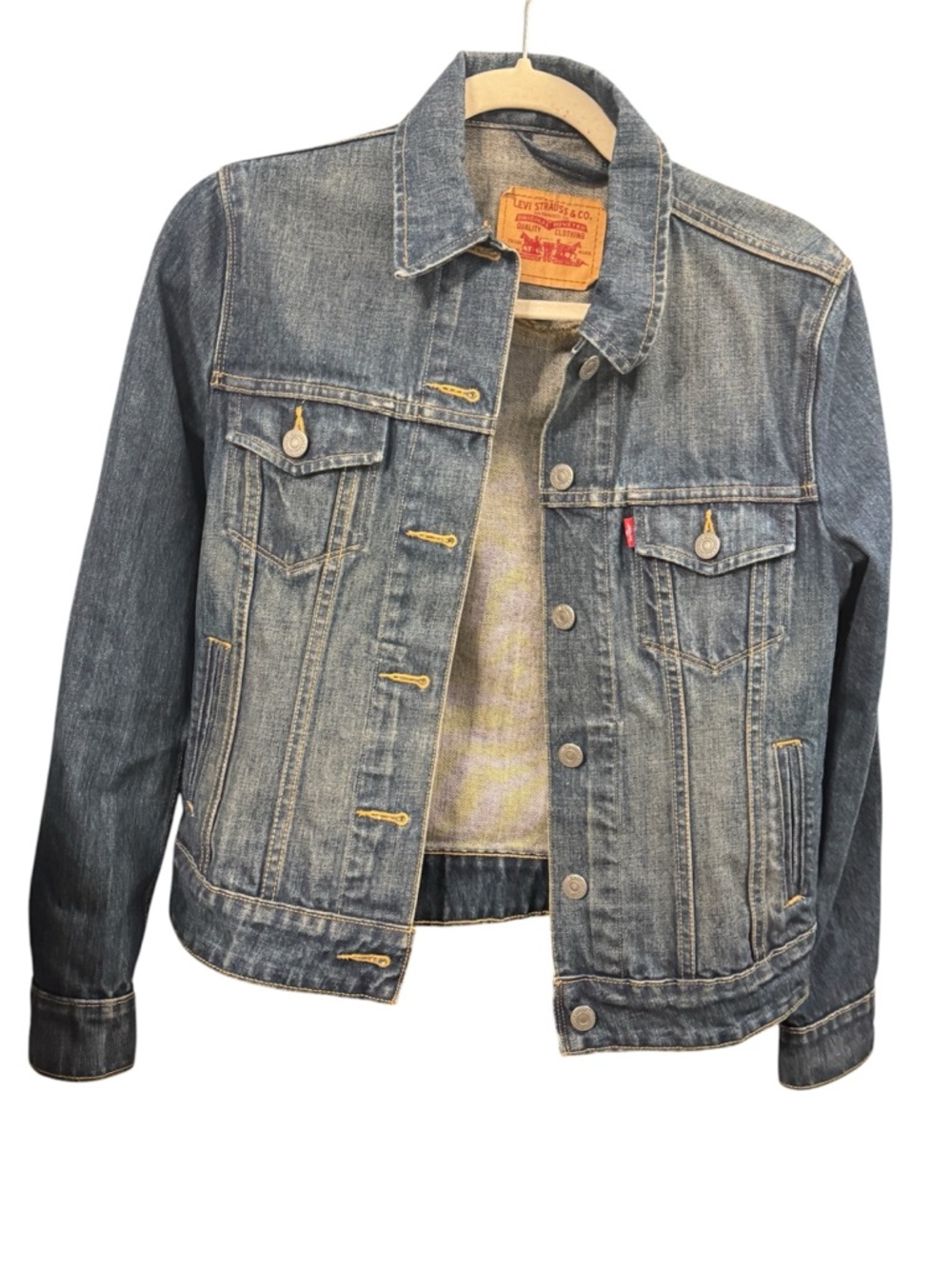 Levi’s Denim Jacket Women Small Fitted Trucker Medium Wash Classic Jean Jacket
